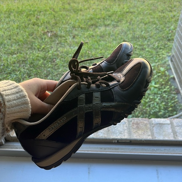-SOLD- Skechers Brown Size 8.5 - Picture 1 of 4